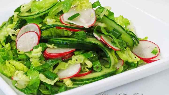 Японський салат з редисом і огірком