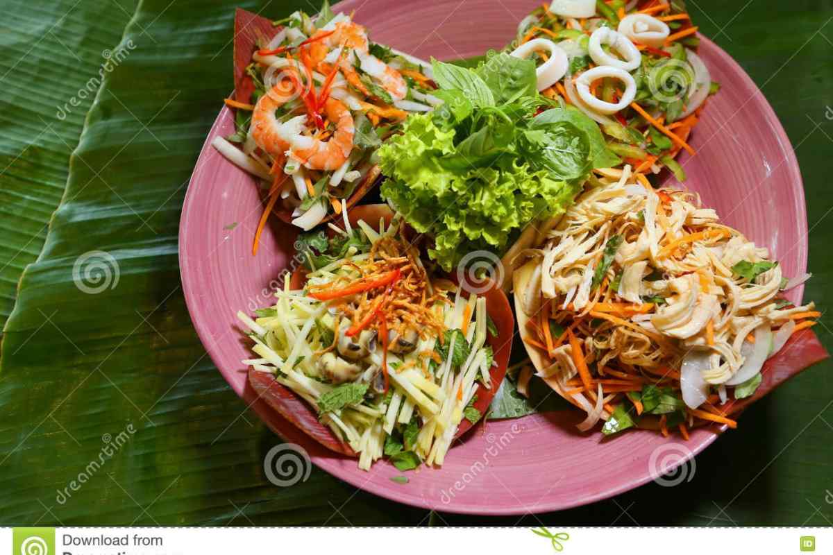 В "єтнамський салат з курки