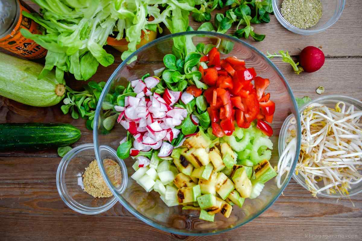 Як приготувати смачний салат з овочів