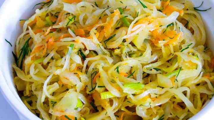 Як приготувати пісний салат з капусти