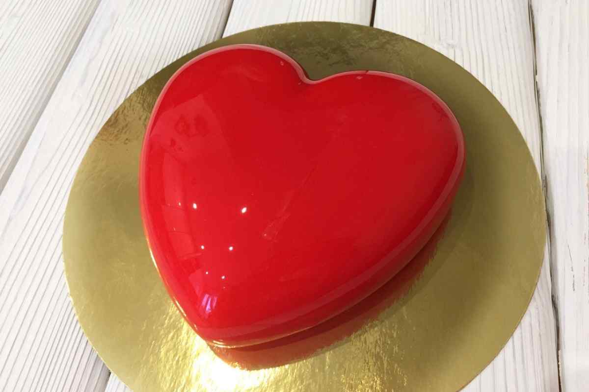 Як приготувати торт у формі серця