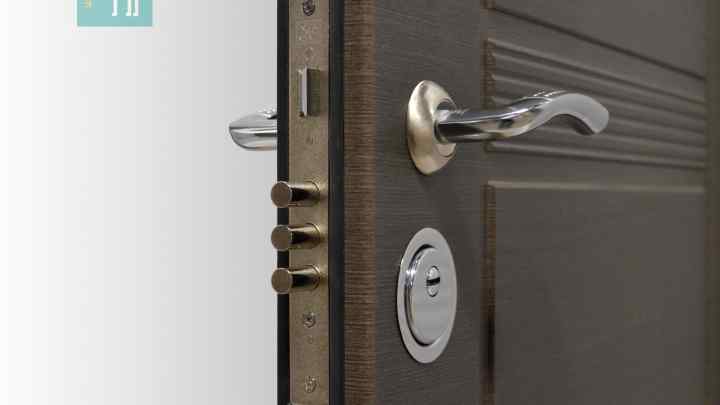 Як замінити металеві двері