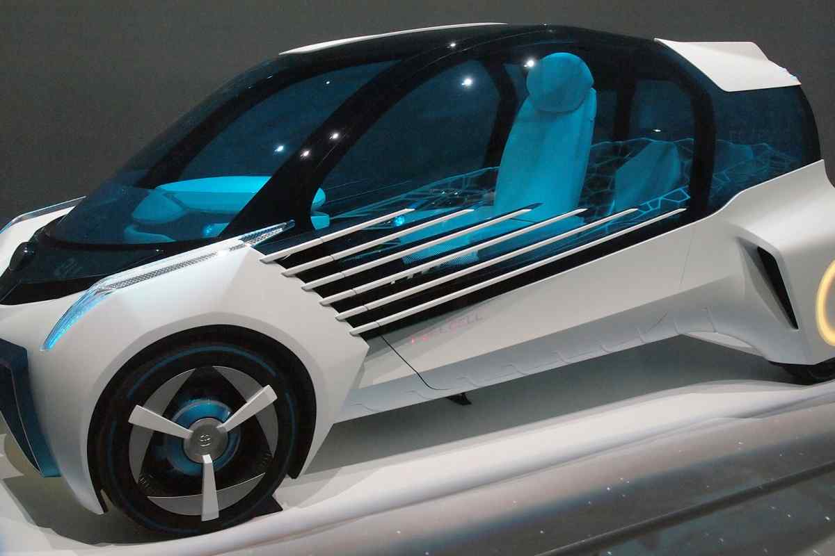 BMW презентував футуристичний скутер майбутнього з нульовим рівнем викидів