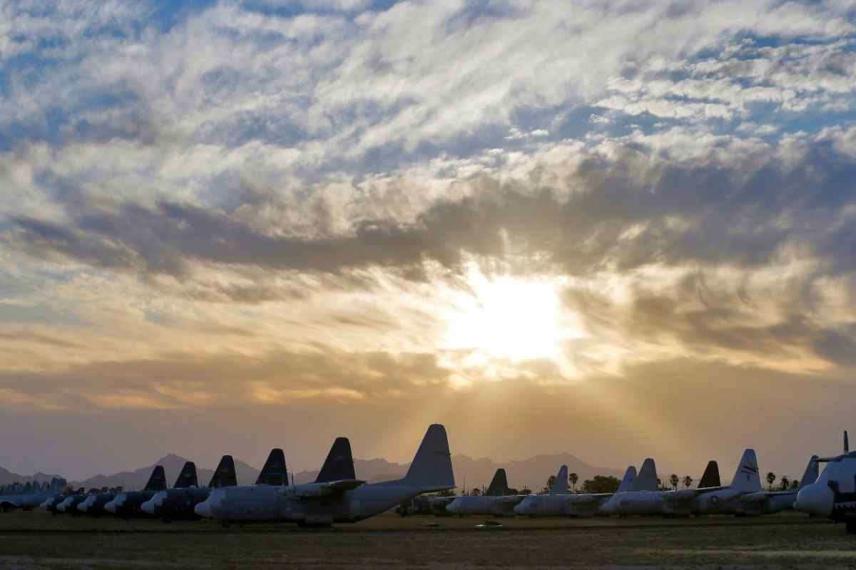 База-кладовище в американській Арізоні, де тисячі літаків чекають своєї години