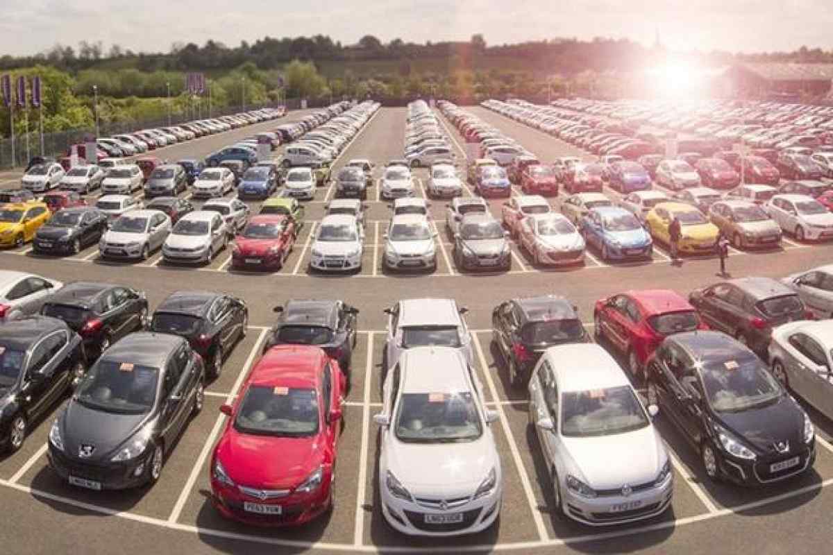 10 автомобілів, які допоможуть встигнути на розпродаж
