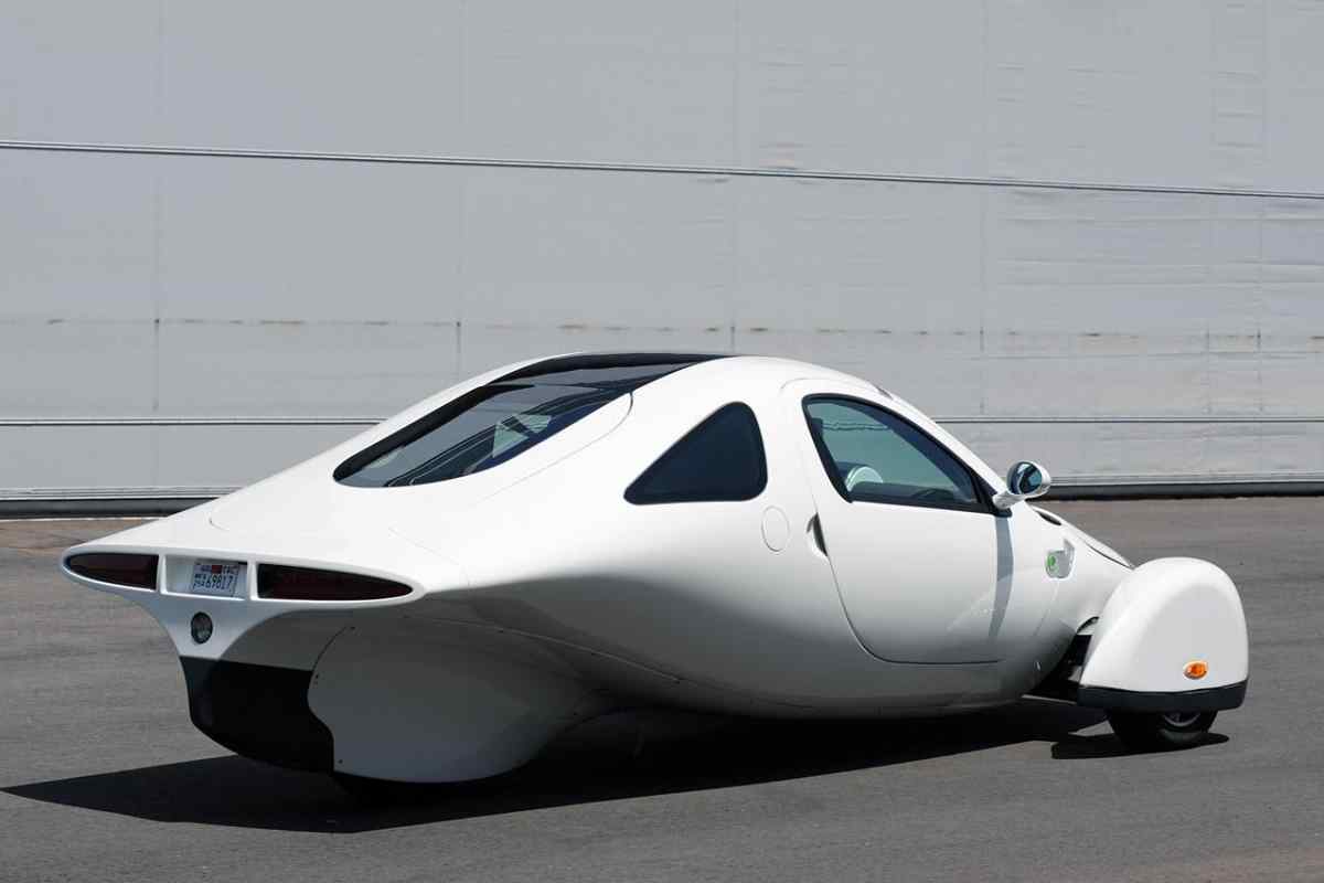 Божевільний дизайн: 15 найбільш екстравагантних модифікацій відомих автомобілів