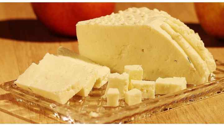 Як зробити смачний сир у домашніх умовах