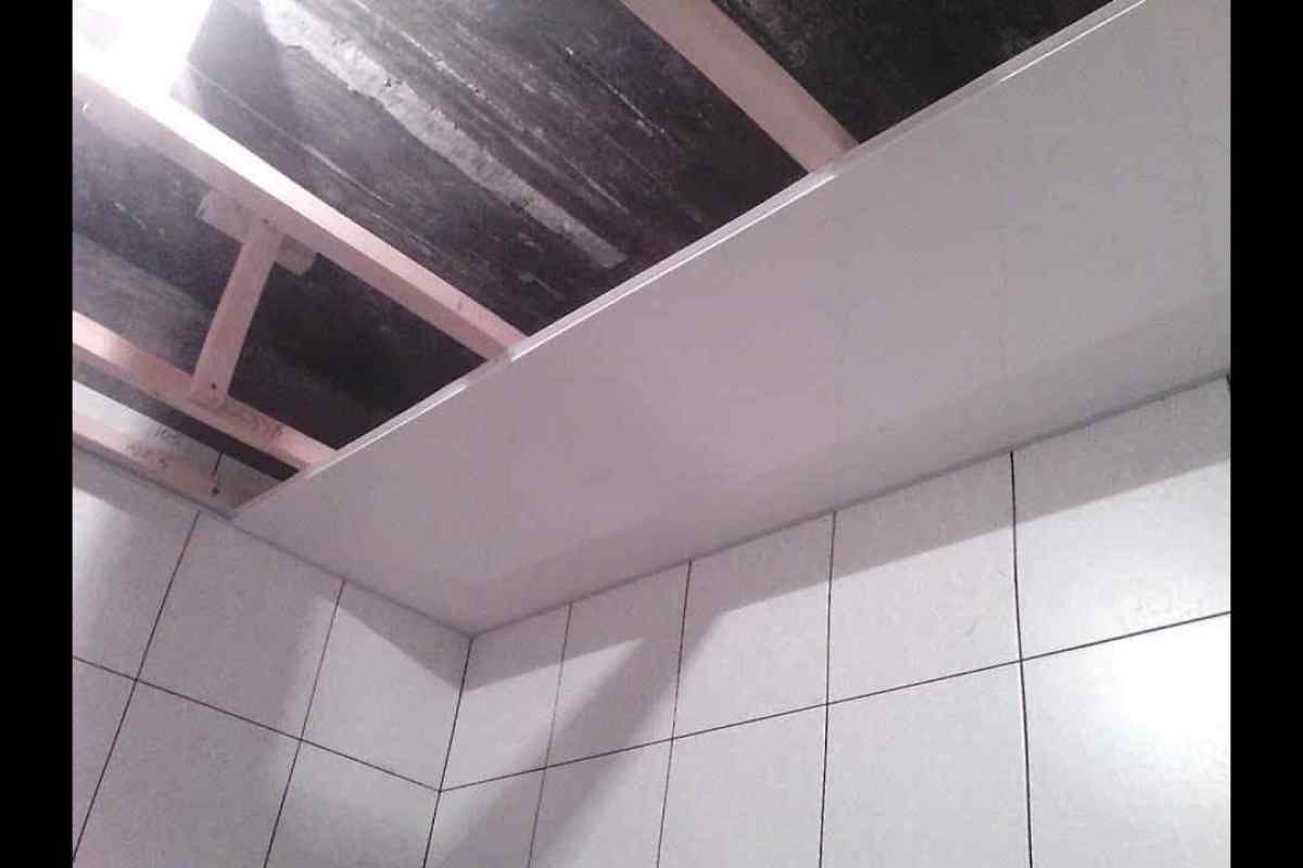 Як відокремити стелю у ванній