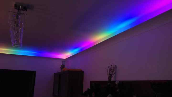 Як підсвітити стелю за допомогою світлодіодної стрічки