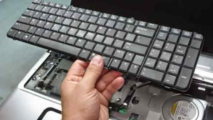 Як зняти клавіатуру в ноутбуці