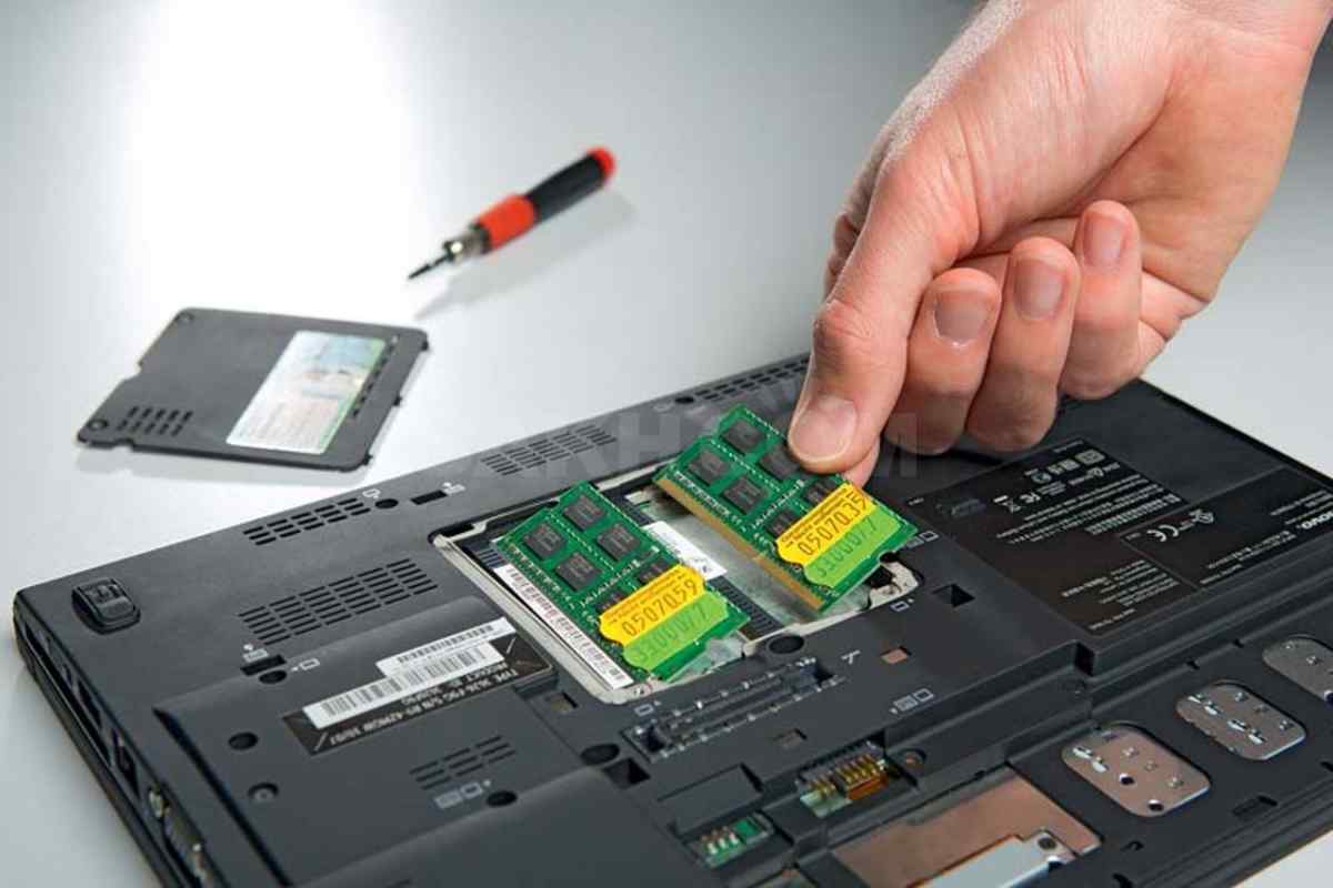 Як встановити оперативну пам 'ять у ноутбук