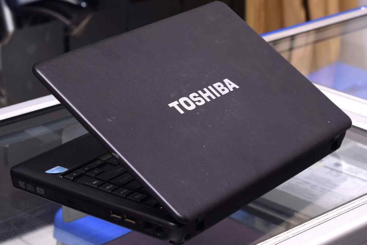 Як встановити XP на ноутбук Toshiba