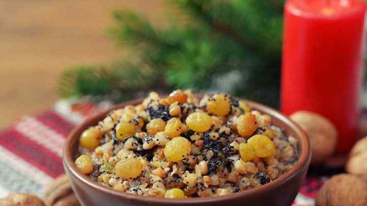 Гречана каша з кедровими горішками і родзинками: простий рецепт смачної страви
