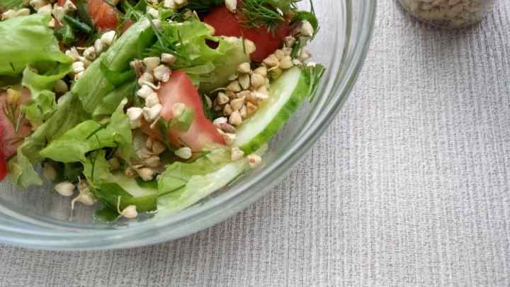 Овочевий салат з гречкою