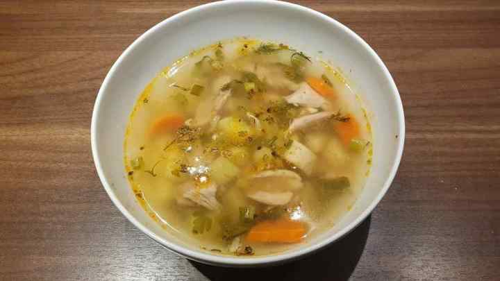 Як приготувати курячий суп з горіхами