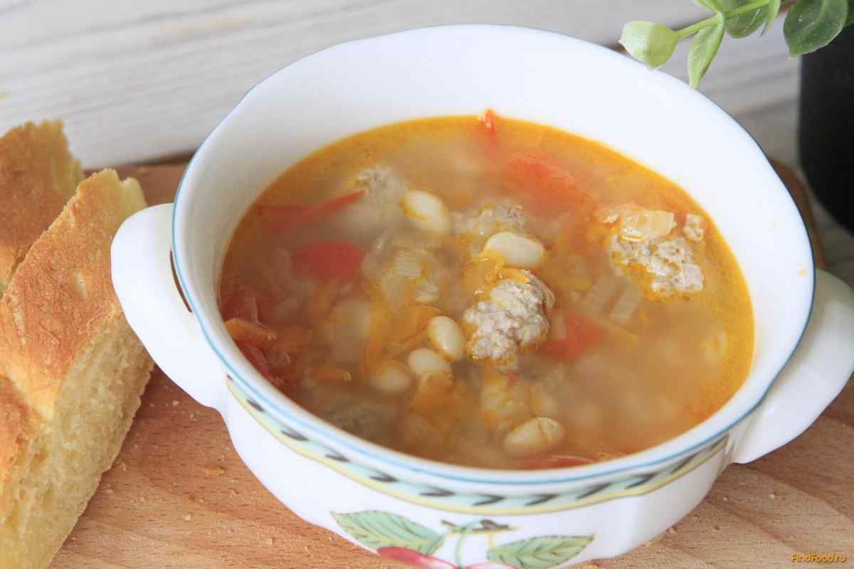 Ситний і смачний суп з фасіллю