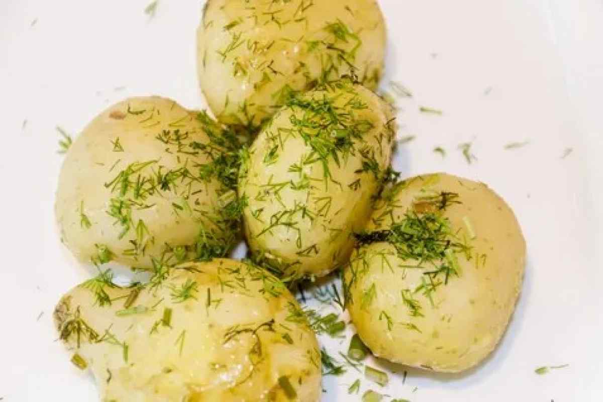 Як смачно приготувати картоплю з м 'ясом