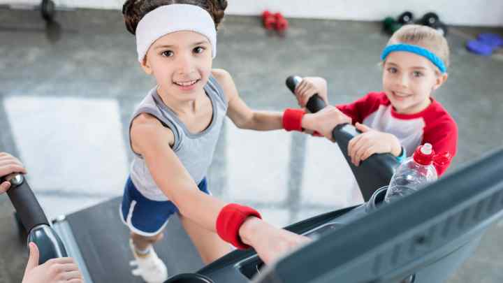 Як привчити дитину до спорту