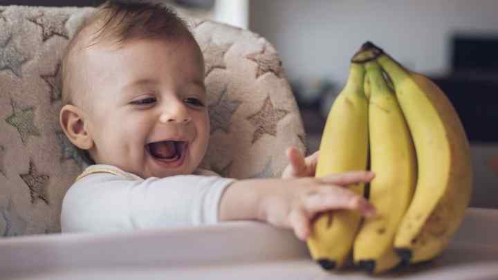 Коли можна давати банан дитині