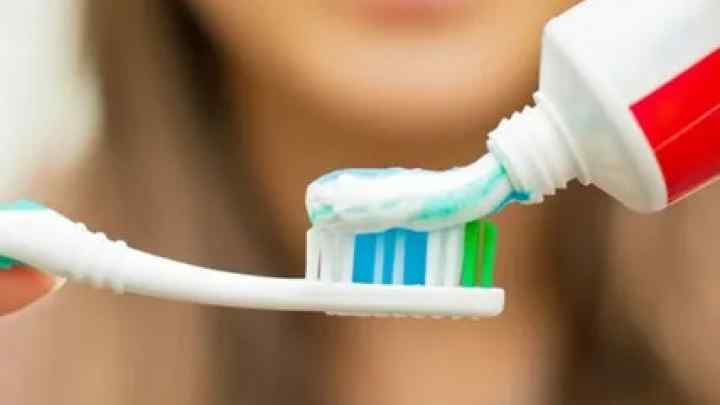 Як вибрати першу зубну пасту
