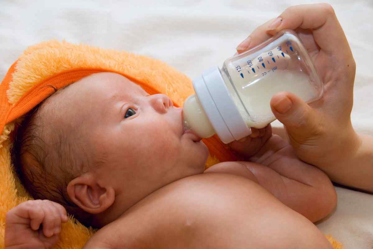 Як правильно годувати новонародженого до 1 року