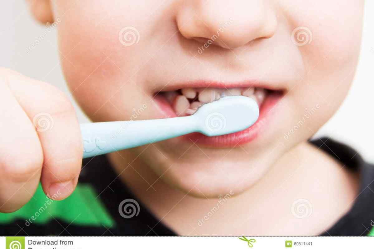 Чи можна чистити зуби содою харчовій дитині