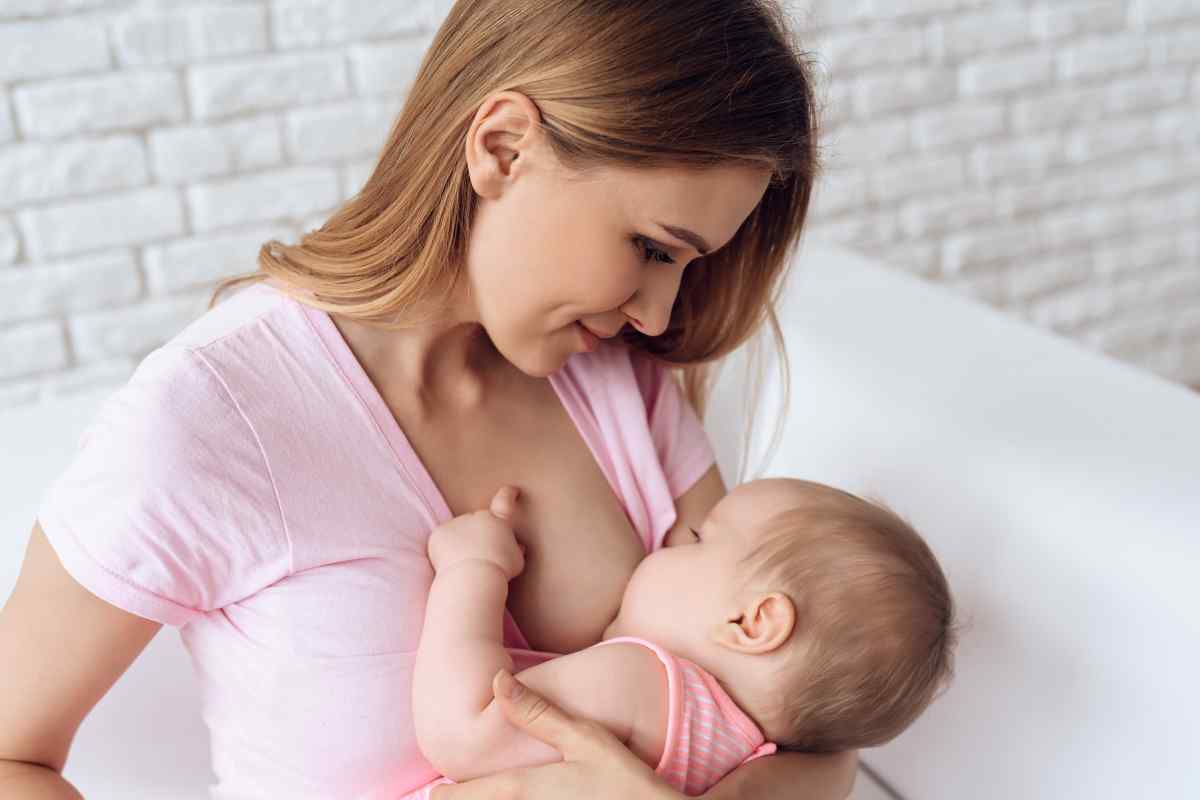 Чи обов "язково годувати дитину грудьми?