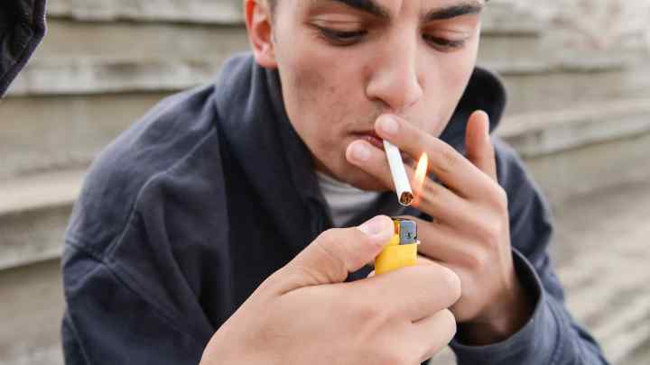 Як довести підліткові шкоду сигарет?