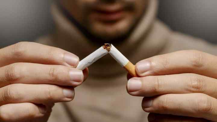 Як допомогти підліткові кинути палити
