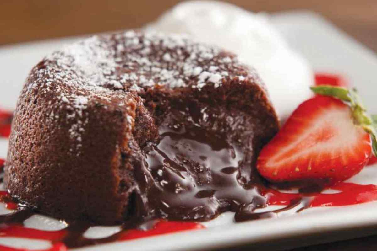 Шоколадні кекси з рідкою начинкою з Франції: вишукані десерти