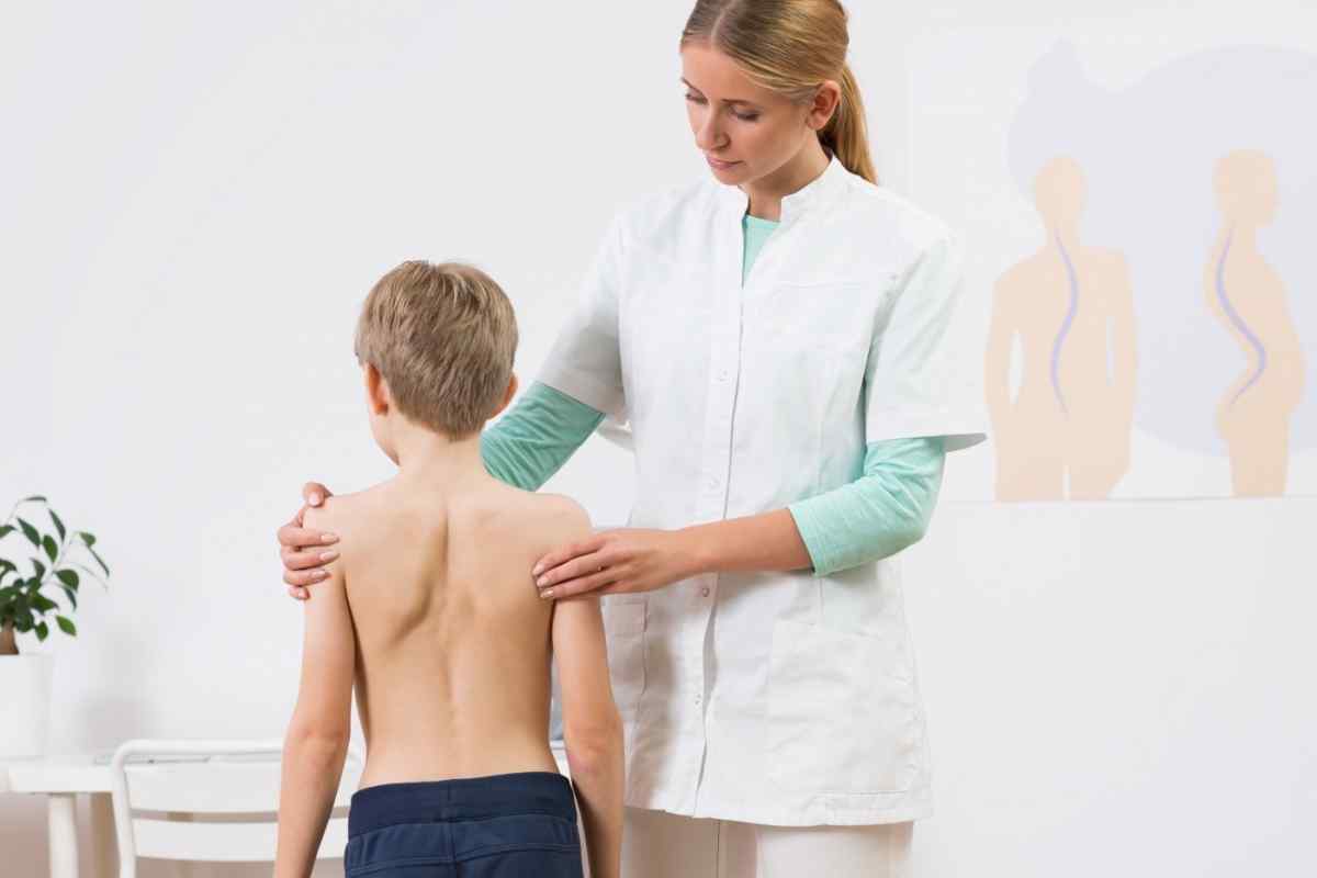 Профілактика сколіозу у дітей: поради медиків