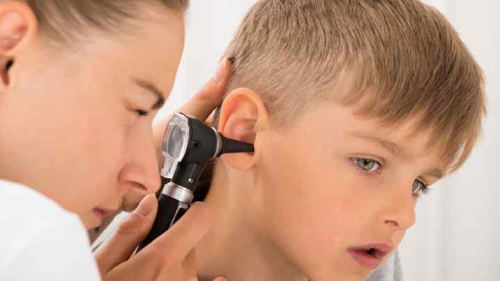 При гаймориті закладає вуха: причини та лікування