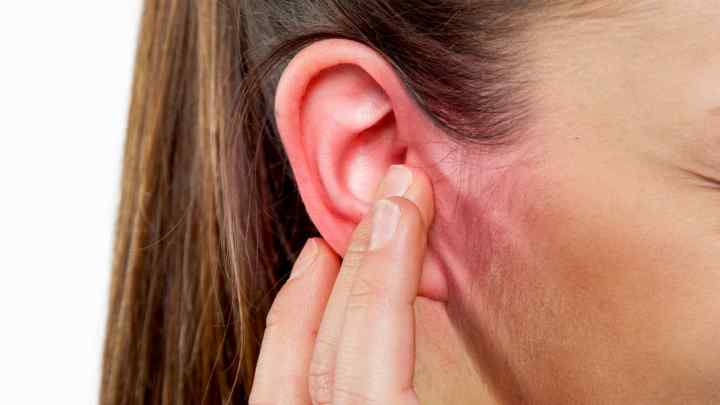 Запалення лімфовузлів біля вуха: причини, симптоми, діагноз, лікування та профілактика