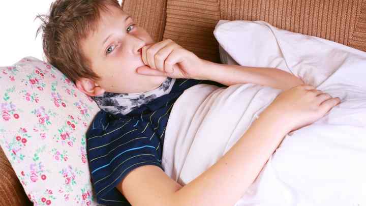 Кашель у дитини, коли лягає спати: основні причини та методи лікування