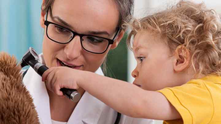Як лікувати аденоїди у дитини: поради педіатра