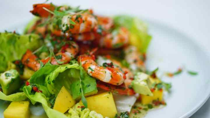 Салат з червоною рибою і авокадо: вибір інгредієнтів, рецепт