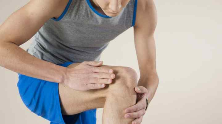Хвороба Шляттера колінного суглоба у підлітка: як знеболити і як лікувати?