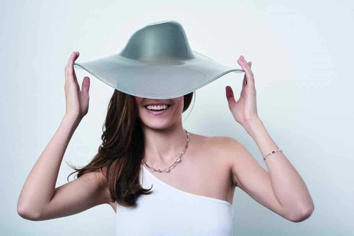 Жіночий капелюх - аксесуар для справжніх леді