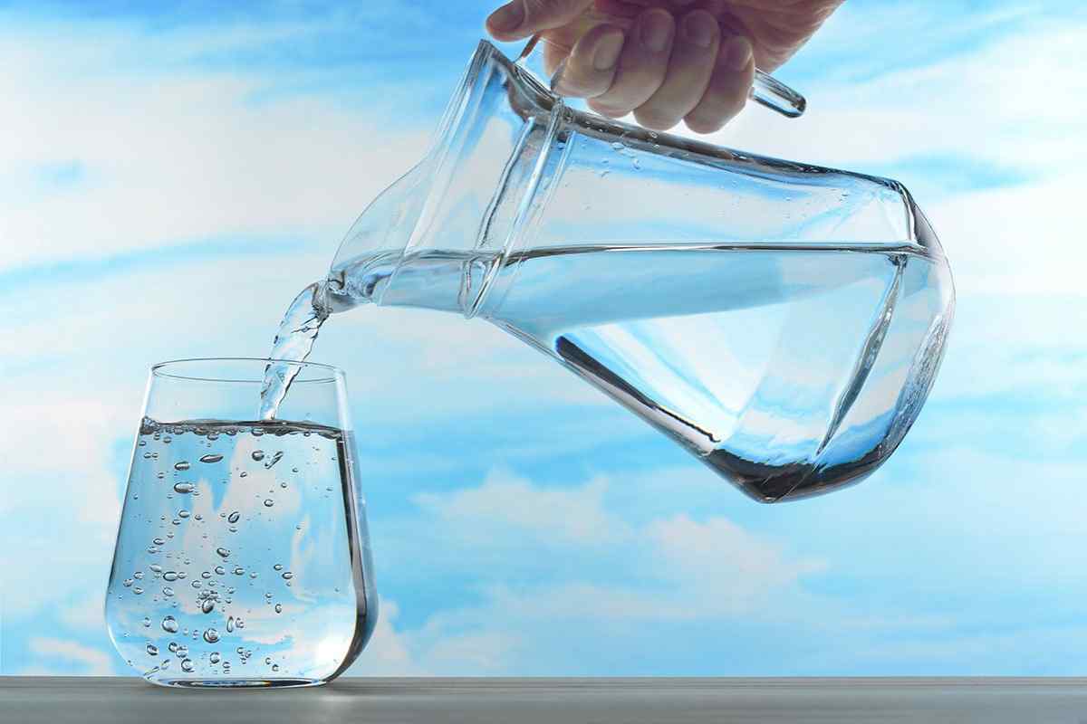 Об 'єм і щільність води в різних умовах