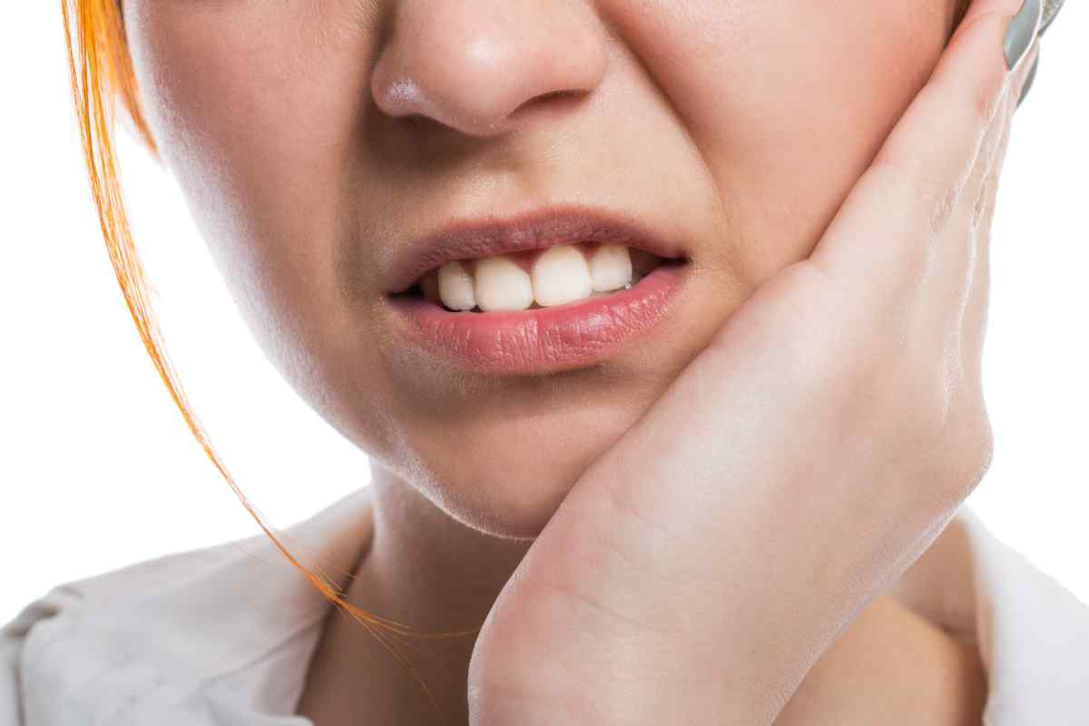 Чому болять всі зуби відразу - що це і особливості лікування