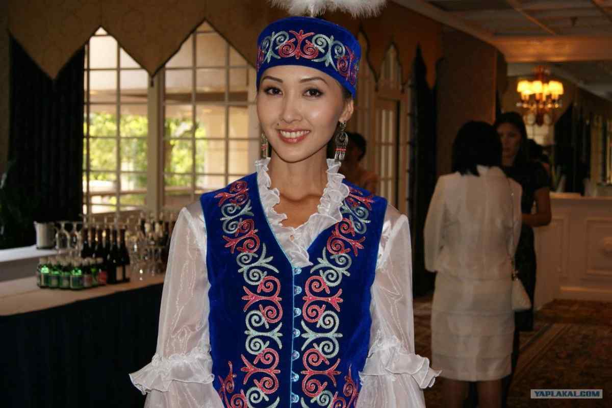 Казахський національний костюм: опис, історія та цікаві факти