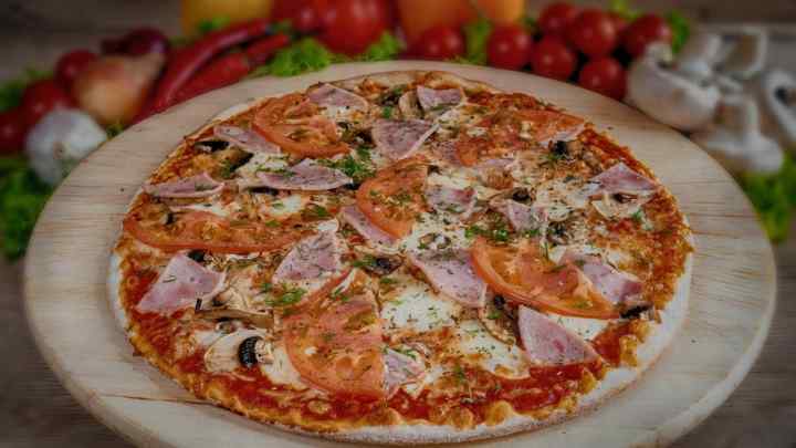 Італійська піца - рецепт. Приготування італійської піци