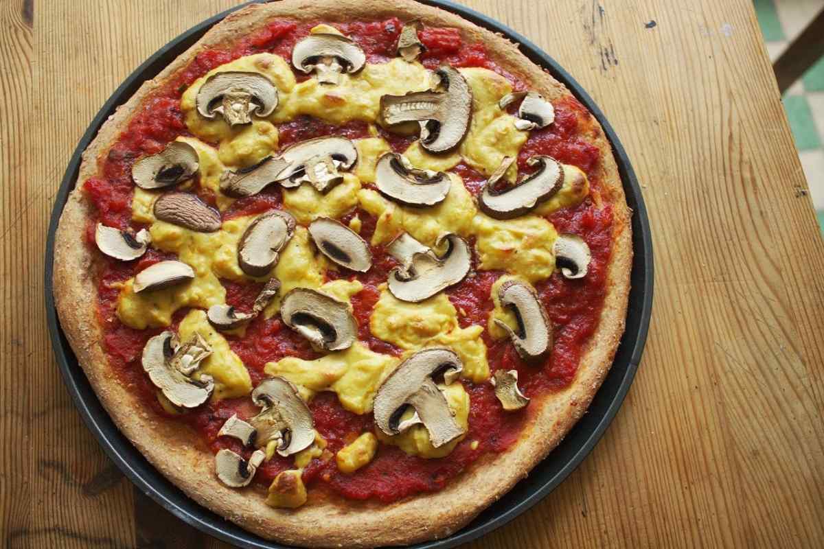 Піца з грибами - улюблена страва своїми руками