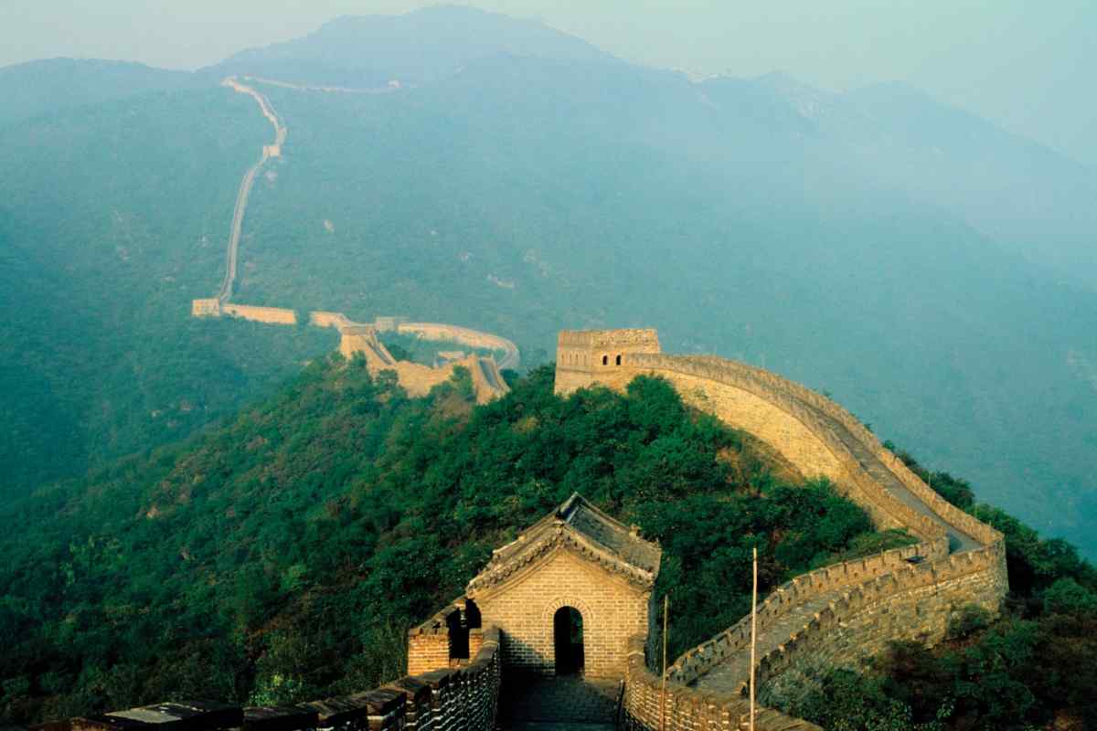 Велика китайська стіна: особливості створення однієї з великих архітектурних споруд
