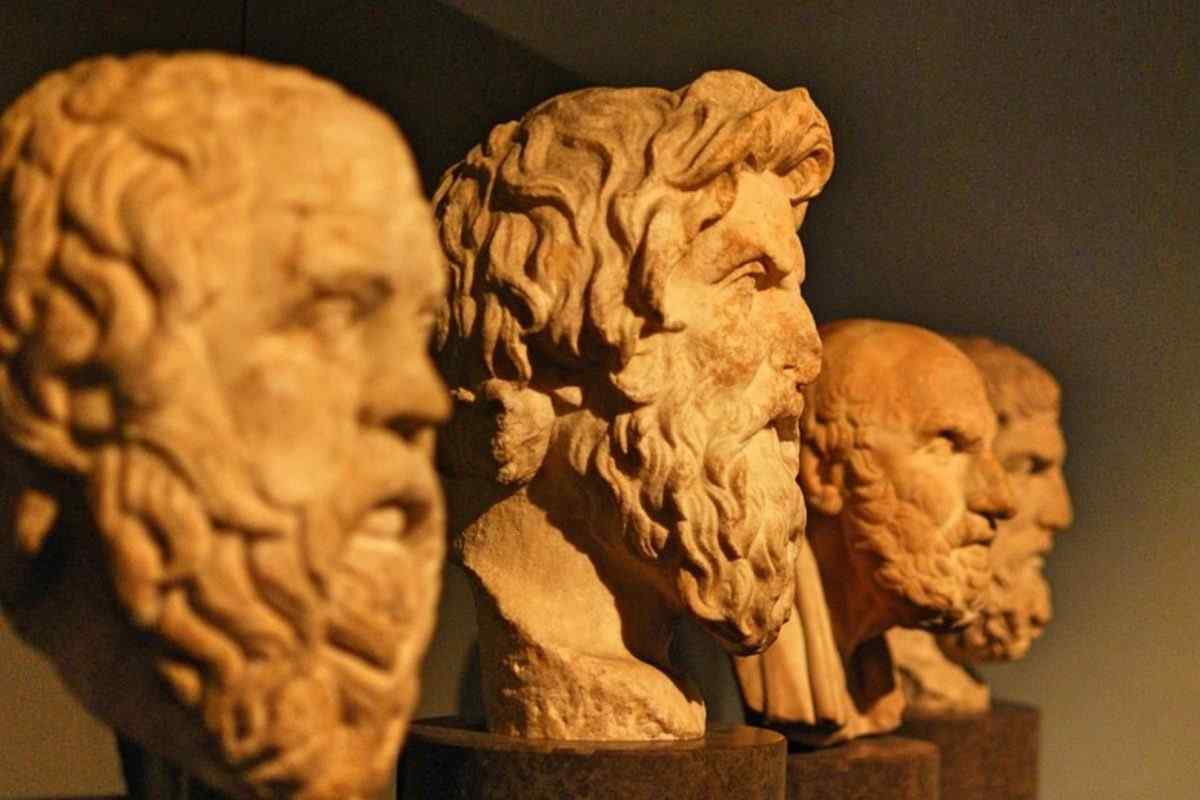 Історичні типи суспільства у філософії історії та соціології