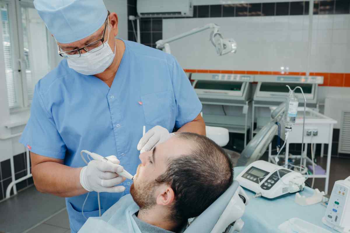 Стоматолог-хірург - рятувальник наших посмішок