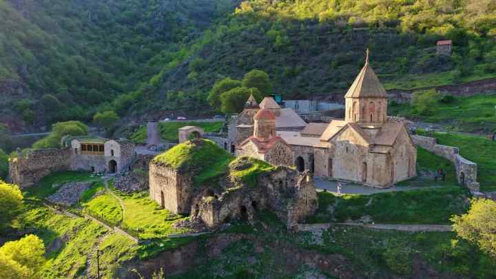 Основна релігія Вірменії. Християнство у Вірменії. Свобода віросповідання у Вірменії