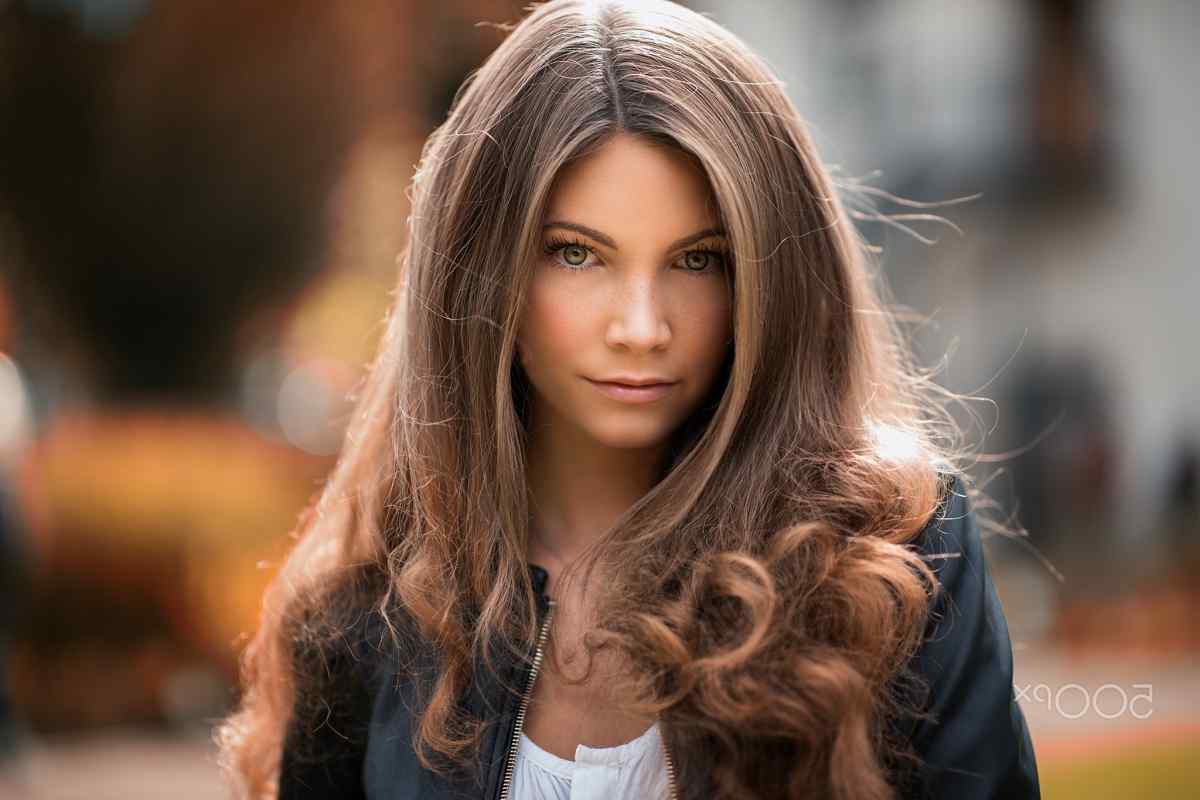 Каштанове волосся - природна краса будь-якої жінки