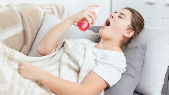 Що робити, якщо болить горло, температури немає?