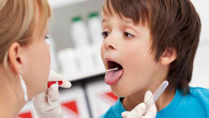 Чим лікують стоматит у дітей і дорослих?